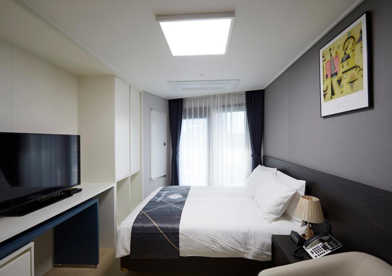 Sokcho Chonpines Beach Hotel Extérieur photo